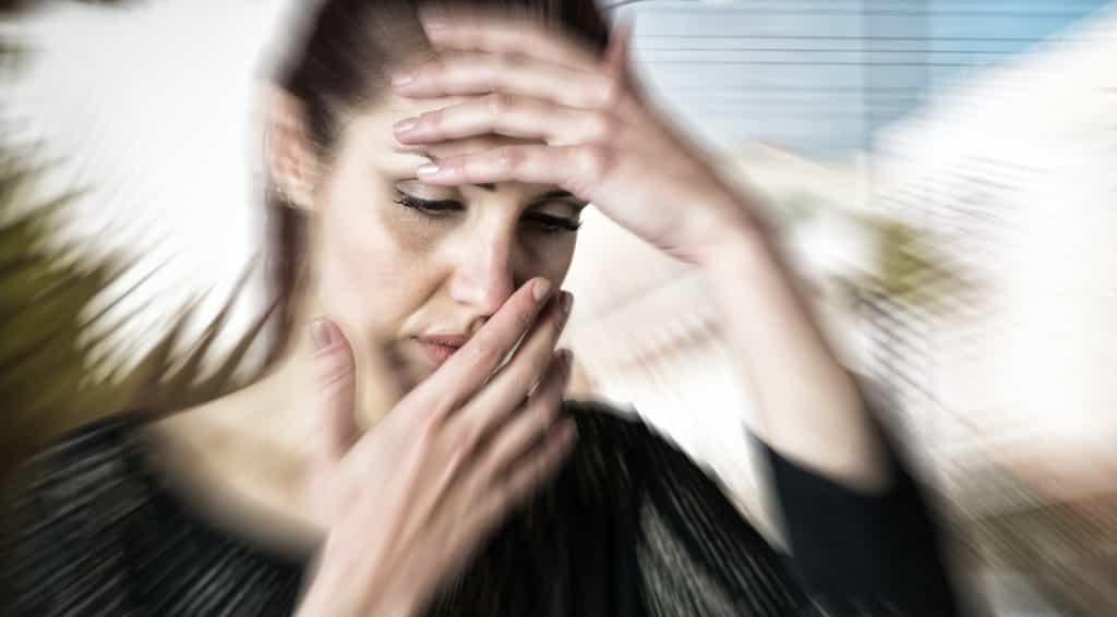 La migraine ophtalmique se manifeste par une aura lumineuse. © vectorfusionart, Adobe Stock