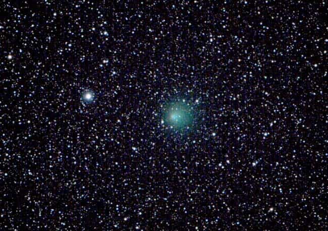 La comète Encke lors de son passage en 2003. © M. Holloway