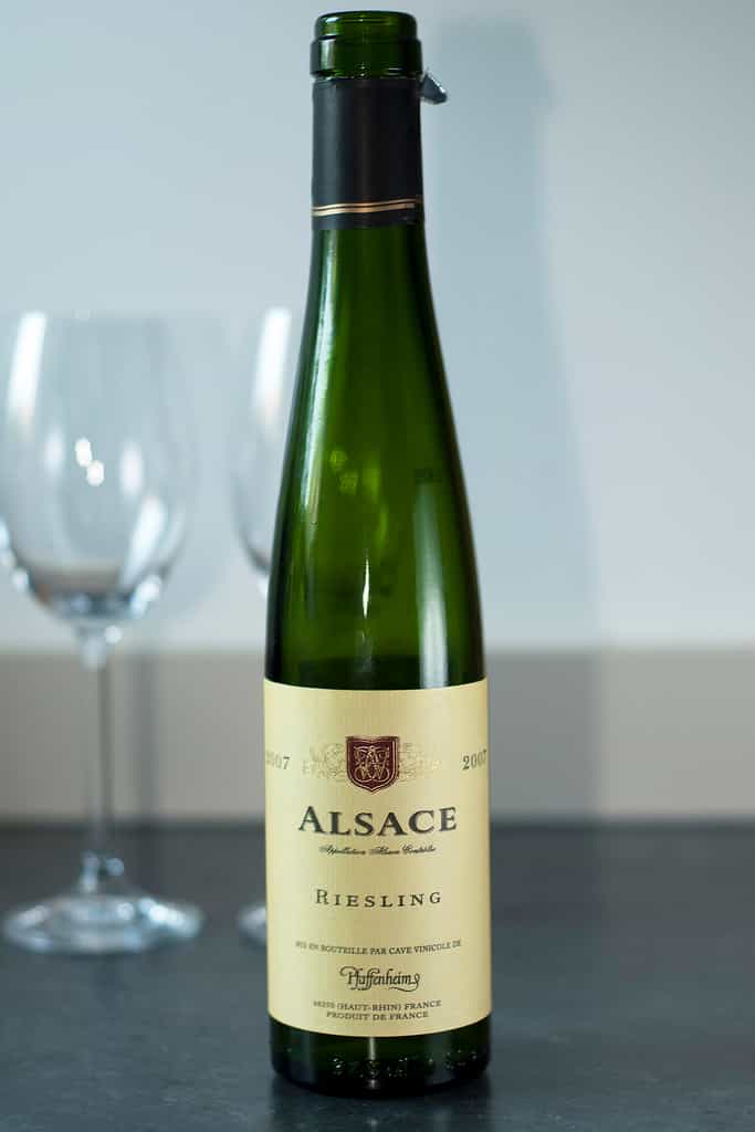 Le Riesling d'Alsace est un vin blanc qui peut aussi porter le nom de « Riesling blanc ». © Michal Osmenda, Flickr, CC BY-SA 2.0