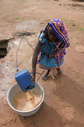 L’eau insalubre cause plus de morts dans le monde que la guerre. © hdptcar CC by-sa 2.0
