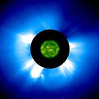 Photo montage de l'éjection de masse coronale observée par les instruments de SOHO
(Crédits : ESA/NASA)