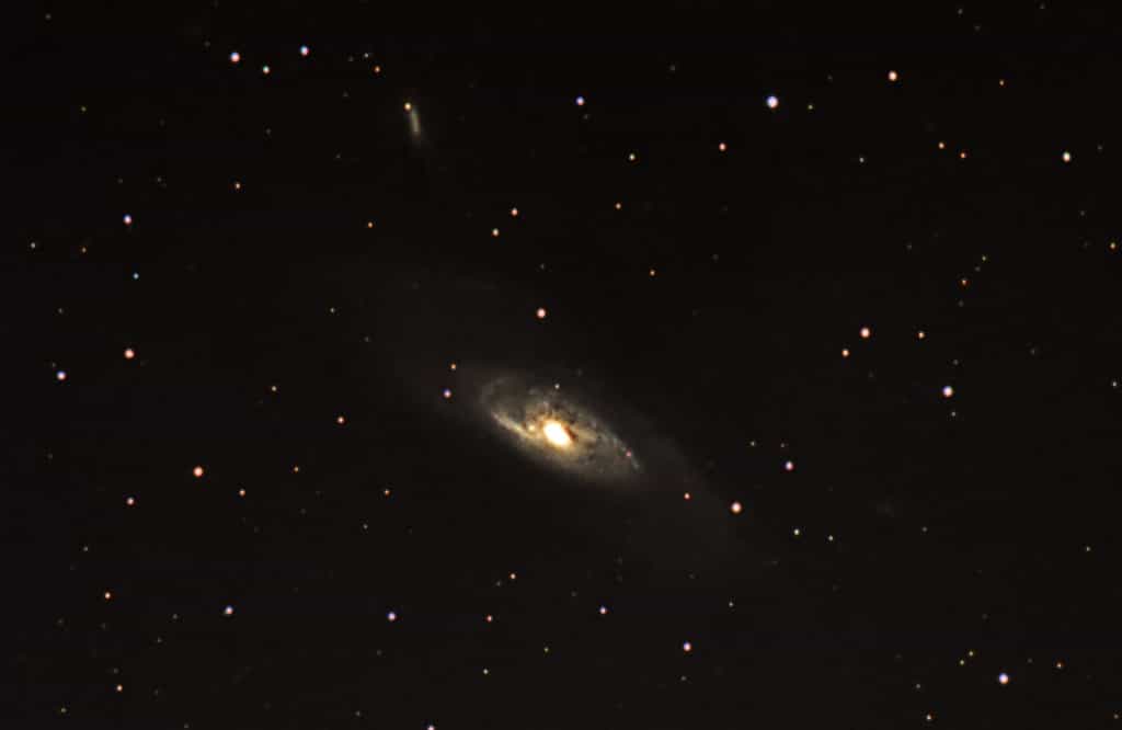Image réalisée par "baf" (son pseudo sur le forum astro de Futura-Sciences) avec un appareil photo numérique réflex derrière un télescope de 150 mm de diamètre.