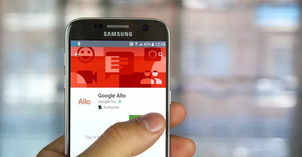 Depuis le 21 septembre, Google Allo est disponible pour les smartphones Android et iOS. © dennizn, shutterstock
