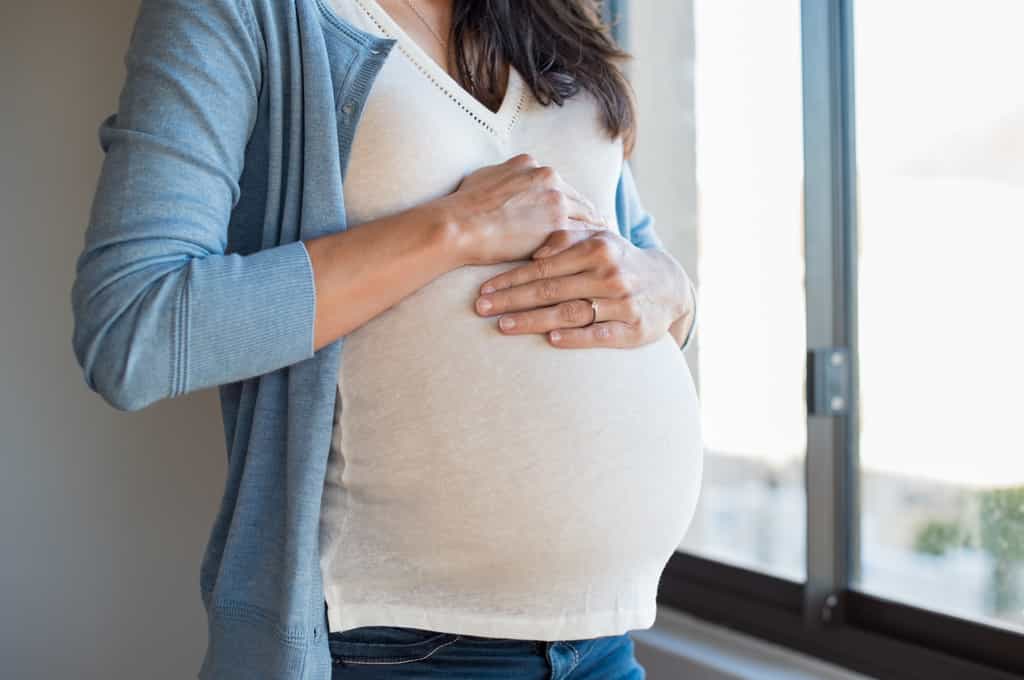 L'exposition aux phtalates durant la grossesse augmente le risque de naissances prématurées. © Rido, Adobe Stock
