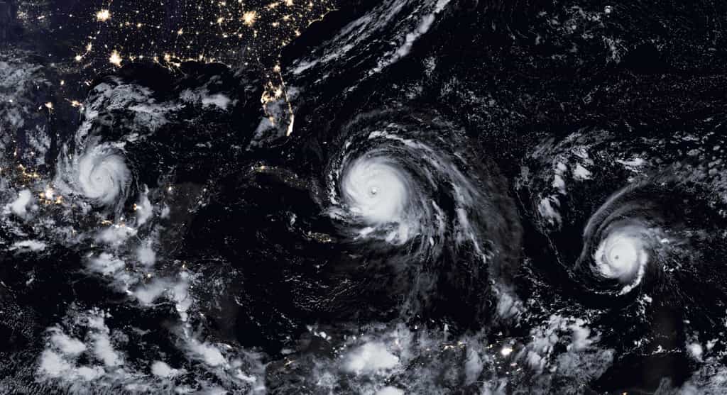 Trois ouragans au-dessus de l'Atlantique, le 8 septembre 2017 : Katia, dans le golfe du Mexique, Irma et José. Irma, qui a dévasté de nombreuses îles des Caraïbes, est l'un des plus puissants, si ce n'est le plus puissant, des ouragans jamais enregistrés. © Nasa Earth Observatory