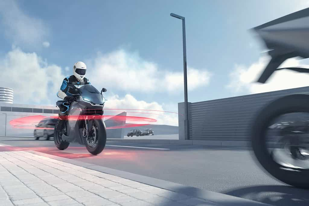 Le freinage automatique peut aller jusqu’à immobiliser la moto. © KTM, Bosch