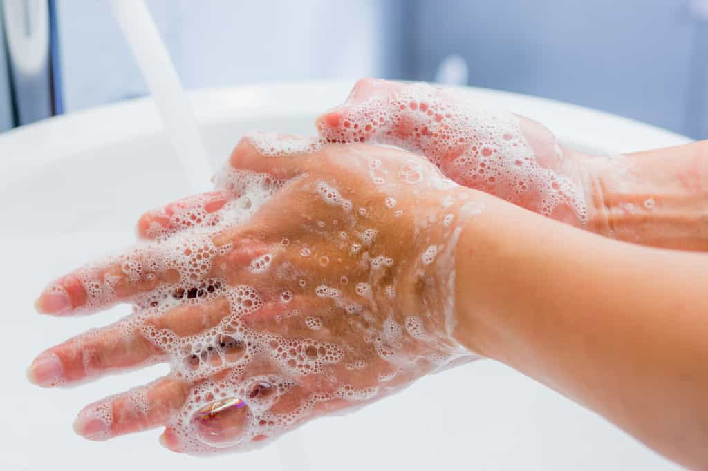 Créer votre propre affiche pour se laver les mains. © Racle fotodesign, Adobe Stock