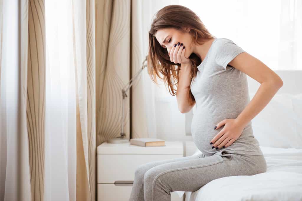 Les nausées sont très fréquentes durant la grossesse, mais pas systématiques. © Drobot Dean, Adobe Stock