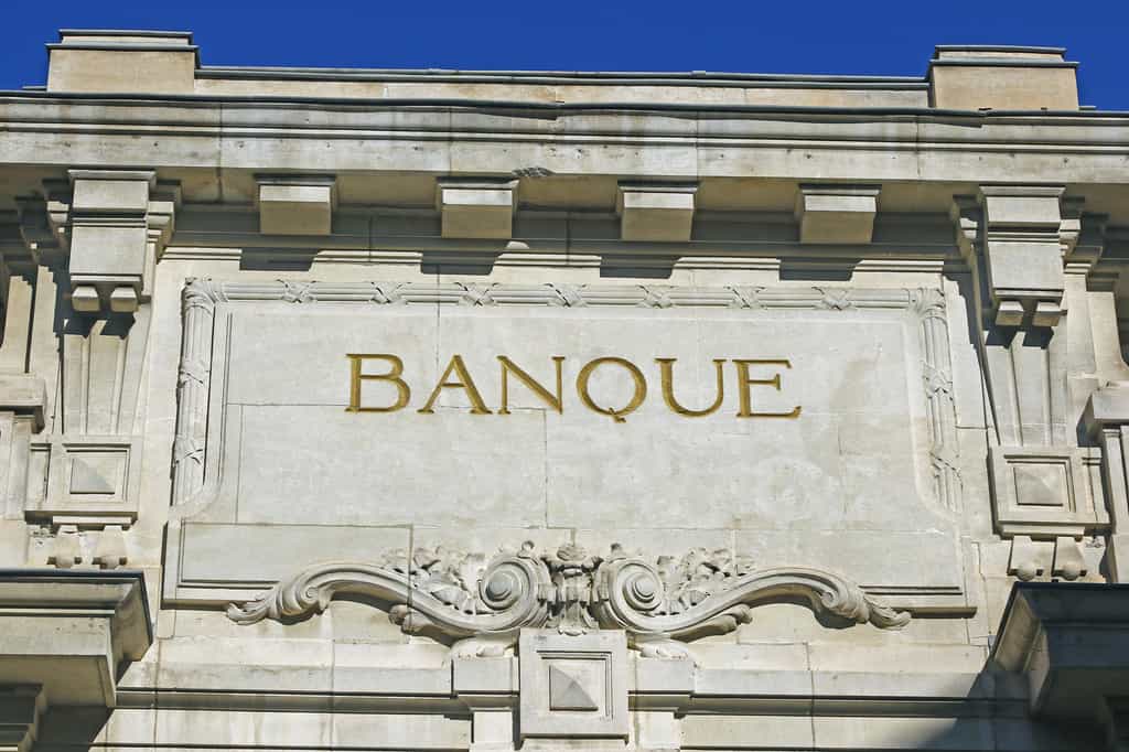 Quand a été créée la première banque en France ?