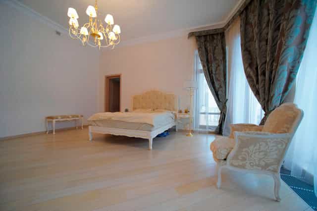 Laissez reposer le parquet pendant 48 heures, le temps de vérifier comment poser du parquet flottant. © Gnilenkov Aleksey, Flickr, cc by 2.0
