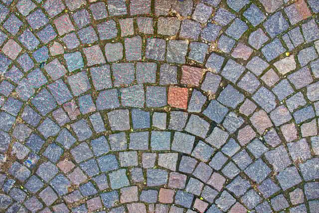 ll existe une grande variété de pavés de terrasse, vous permettant de créer une ambiance unique. © Frédéric Bisson, Flickr, CC BY 2.0
