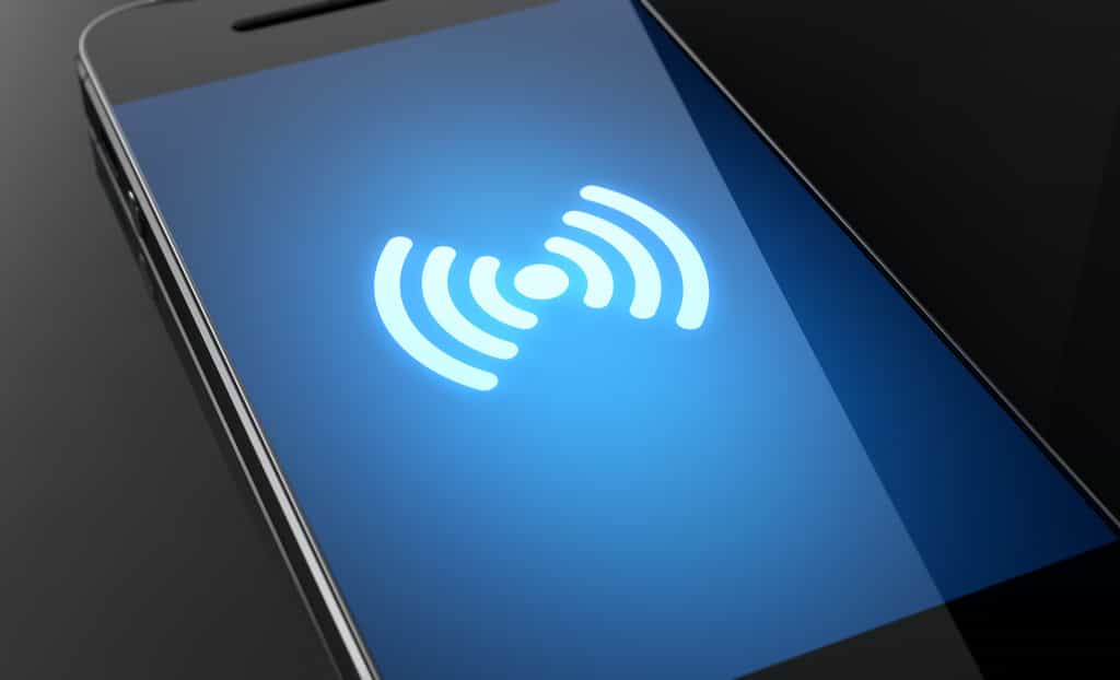 Les smartphones émettent plus ou moins d’ondes selon les modèles. © Cliparéa.com, Adobe Stock