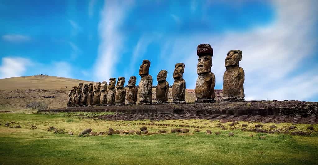 Les Moaï, statues géantes de l'île de Pâques. © Walkerssk, Pixabay, DP