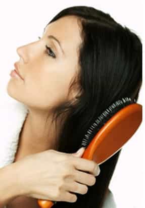 Brosse ronde, plate, thermoréactive... À chaque type de cheveux sa brosse. © Fotolia