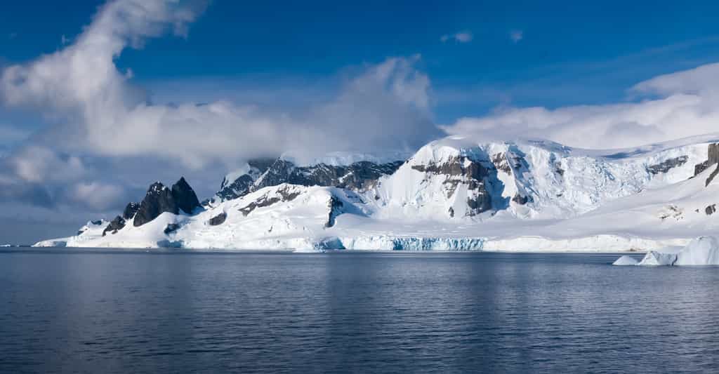 L’Antarctique est assurément l’un des endroits les plus calmes au monde. © Luis, Adobe Stock