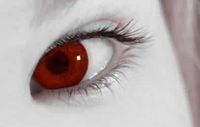 Les lentilles cosmétiques ont besoin d'autant de précautions que les lentilles de vue. © Fotolia