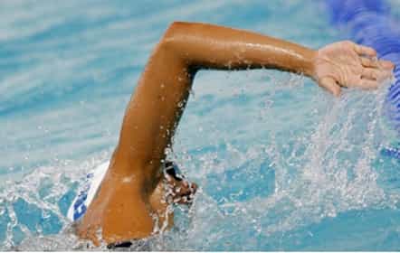 Quelques conseils pour améliorer la pratique de la natation et éviter les idées fausses. © Phovoir