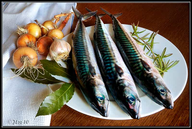 Pour remplacer le sel dans vos recettes de poisson, pensez aux herbes, aux épices ! © jl62, Flickr CC
