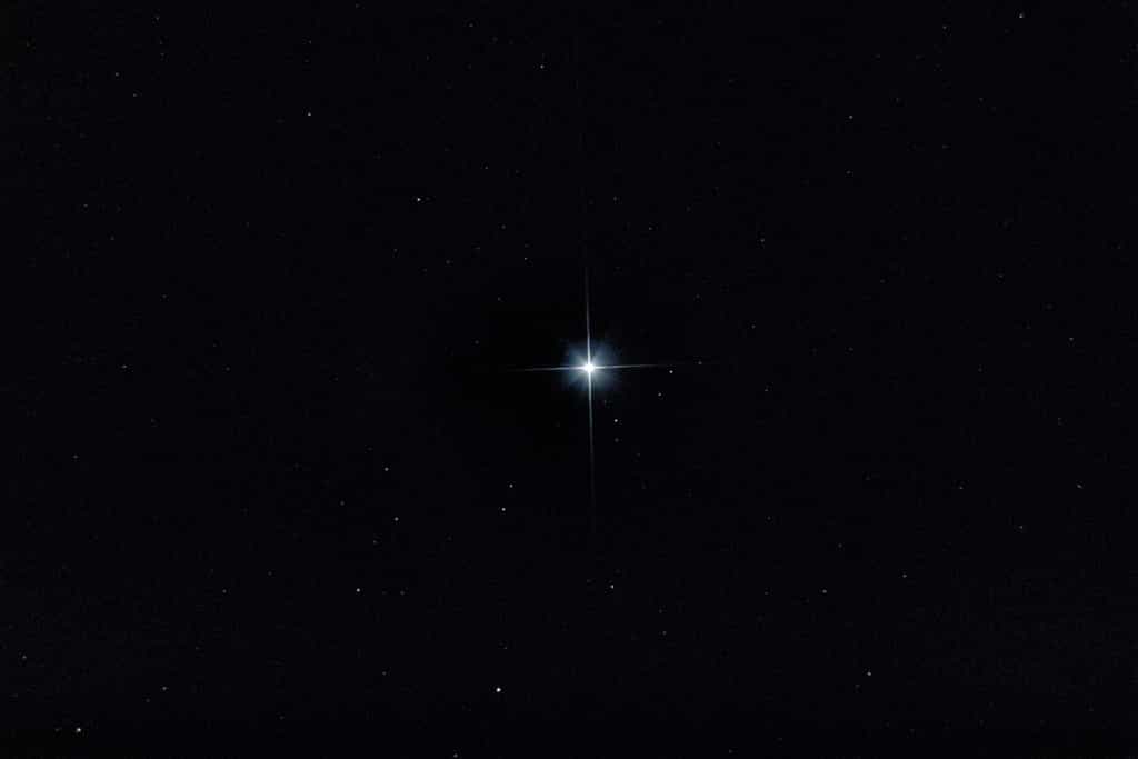 Après le Soleil, Sirius est l'étoile la plus brillante du ciel. © Davide Simonetti, Flickr, CC By-NC 2.0