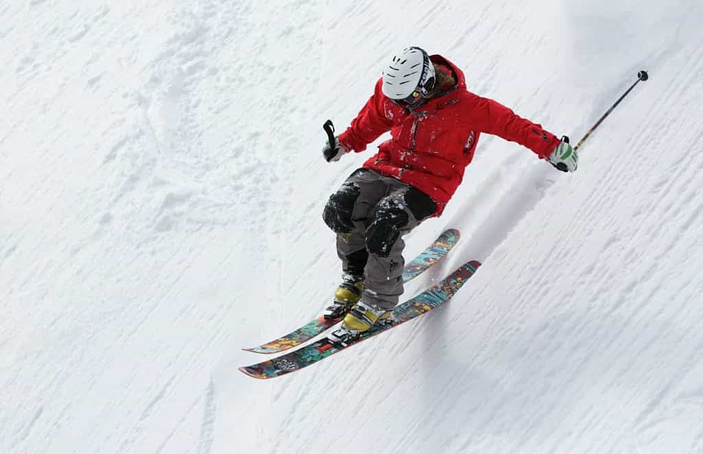 À Courchevel, on pratique le ski alpin mais aussi bien d'autres activités sportives et de détente pour le plaisir des grands et des petits. © Oleksandr Pyrohov, Pixabay