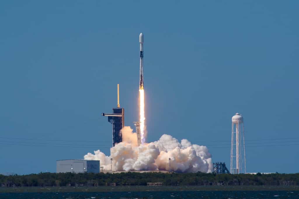 Lancement d'un Falcon 9 avec des satellites Starlink à son bord. © SpaceX