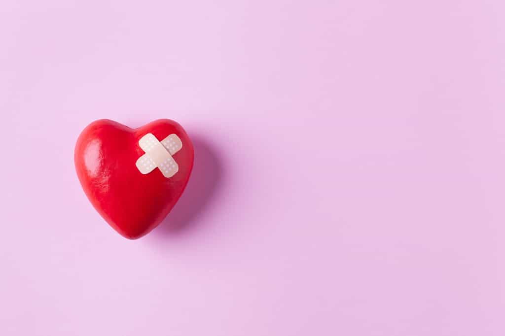 Le syndrome de Takotsubo, ou syndrôme du cœur brisé peut se déclencher à la suite d'un choc émotionnel. © dragonstock, Adobe Stock