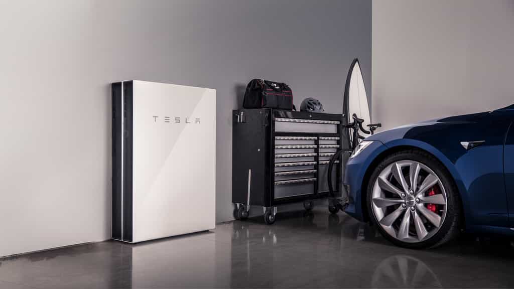 La production et le stockage d’énergie renouvelable pour les particuliers et les professionnels font partie de la stratégie de Tesla. © Tesla