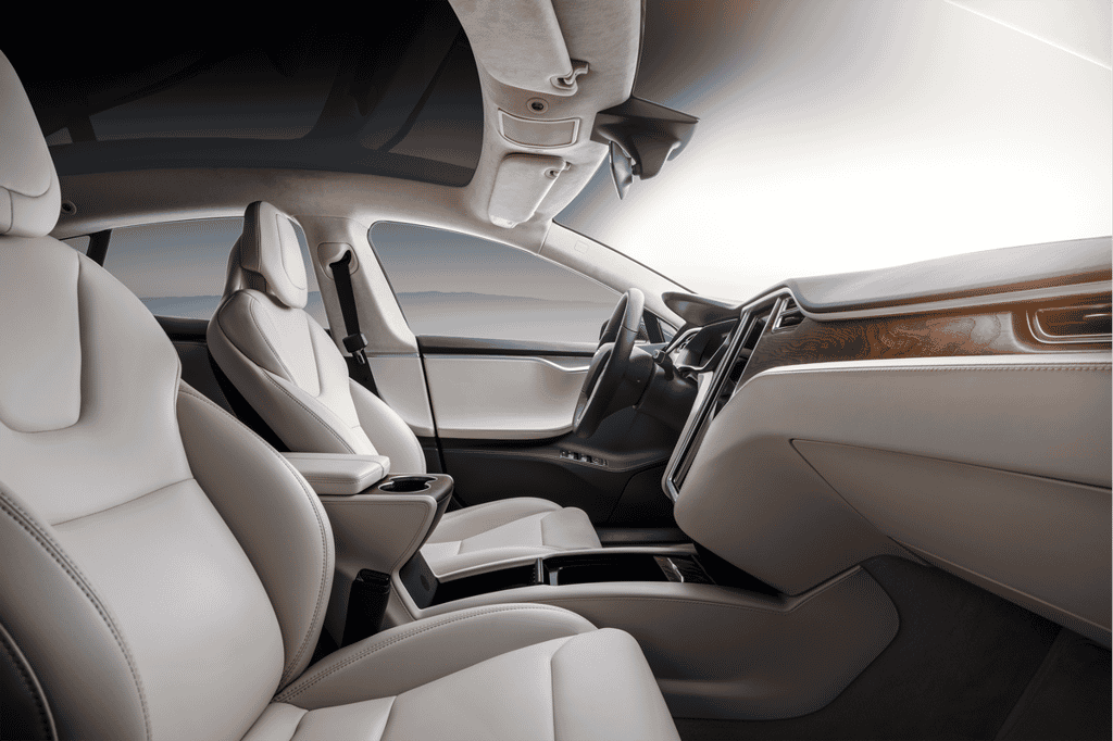 L’intérieur de la Tesla Model S. Tout comme celui de la Model X, il pourrait avoir droit à une petite cure de jouvence. © Tesla