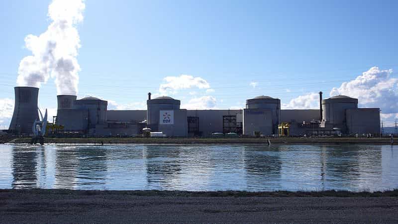 La centrale nucléaire du Tricastin a été construite en 1974. Les deux premiers réacteurs ont été mis en service en 1980. Les deux autres ont quant à eux été lancés en 1981. La puissance totale de la centrale est de 3.600 MW. © Sancio83, Wikimedia commons, DP