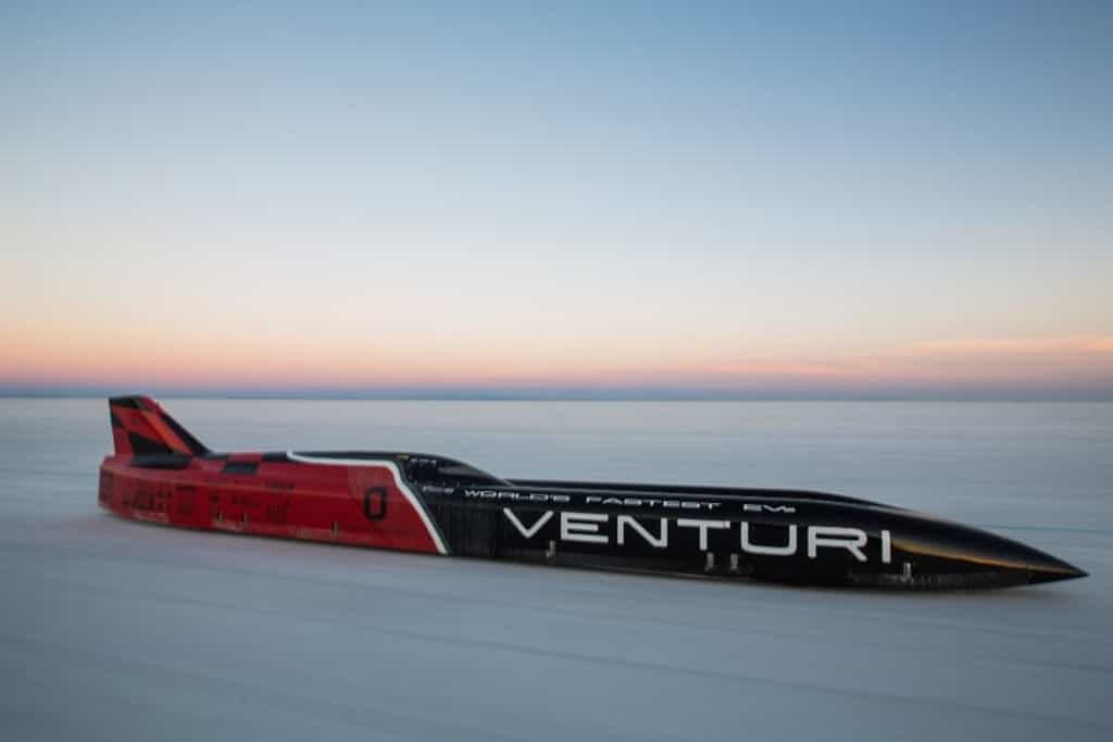 La Venturi VBB-3 compte bien rejoindre le cercle très fermé des voitures ayant atteint les 400 mph soit 644 km/h. © Venturi Automobiles