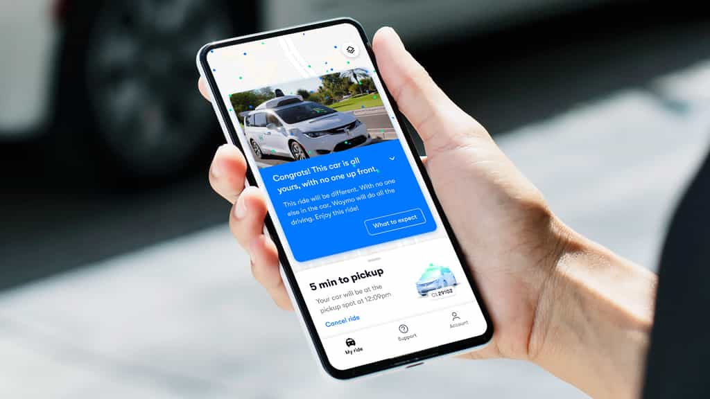 Les clients Waymo One peuvent commander leur taxi autonomie via l'application mobile pour Android ou iOS. © Waymo