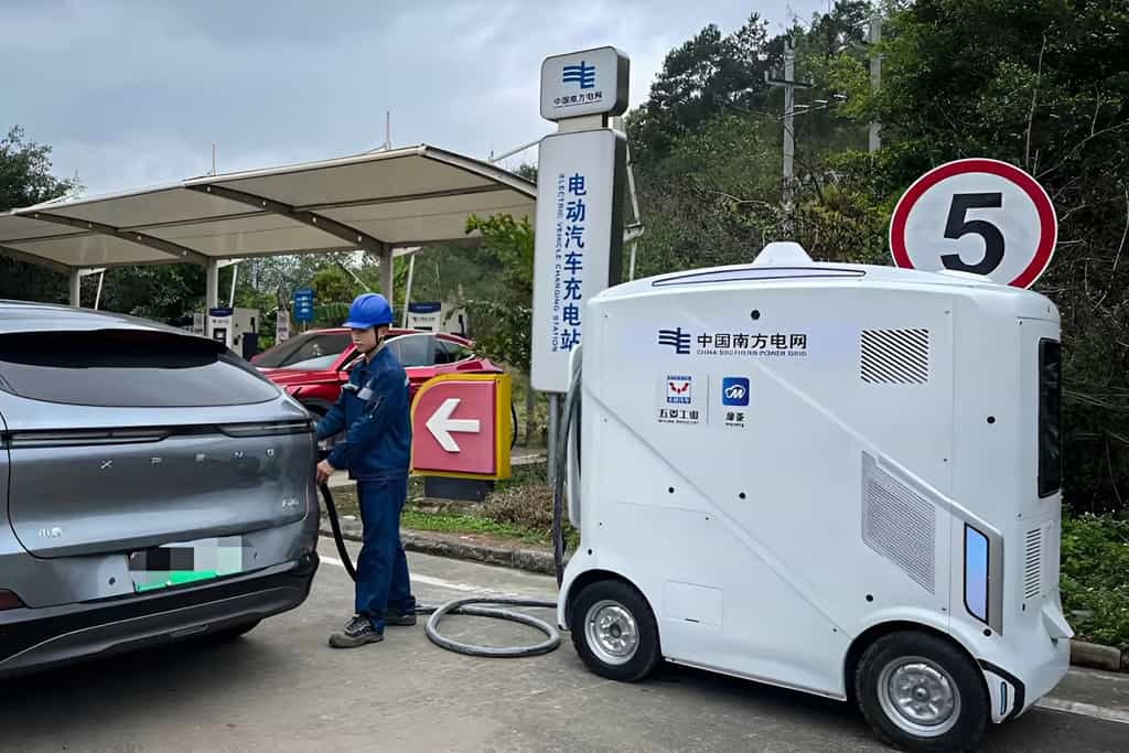 Le géant de l’automobile chinois a mis au point des bornes de recharge mobiles. © Wuling