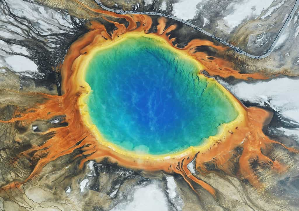 Les manifestations volcaniques sont présentes un peu partout dans le parc du Yellowstone et témoignent de l'activité magmatique qui se joue en profondeur. © Carsten Steger, Wikimedia Commons, CC BY-SA 4.0