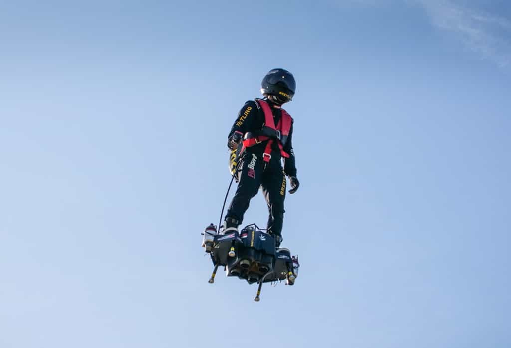 Franky Zapata sur son Flyboard Air. © Zapata Racing