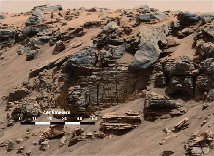 Des dépôts sédimentaires se sont formés dans le cratère Gale comme ceux photographiés à Hidden Valley par Curiosity. © Nasa, JPL, MSSS