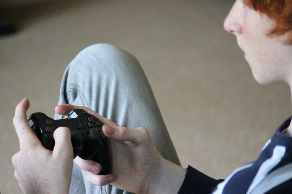 Des chercheurs américains ont observé une hyperconnexion neuronale chez les dépendants aux jeux vidéo. © mtreasure, Istock.com