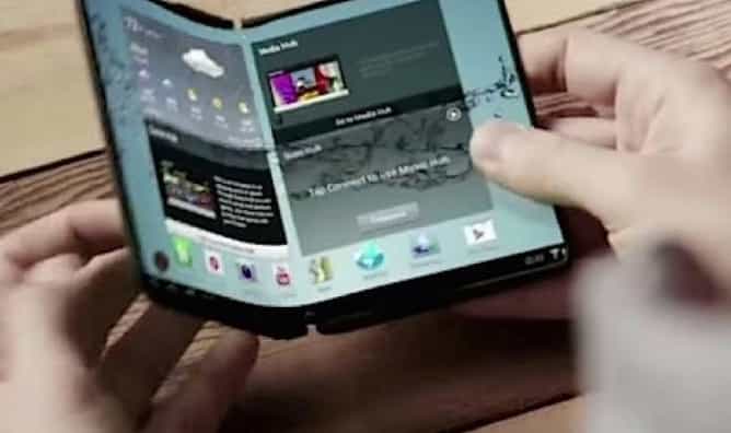 Samsung pourrait présenter dès 2016 un smartphone doté d’un écran entièrement pliable. © 2015 SamMobile.com