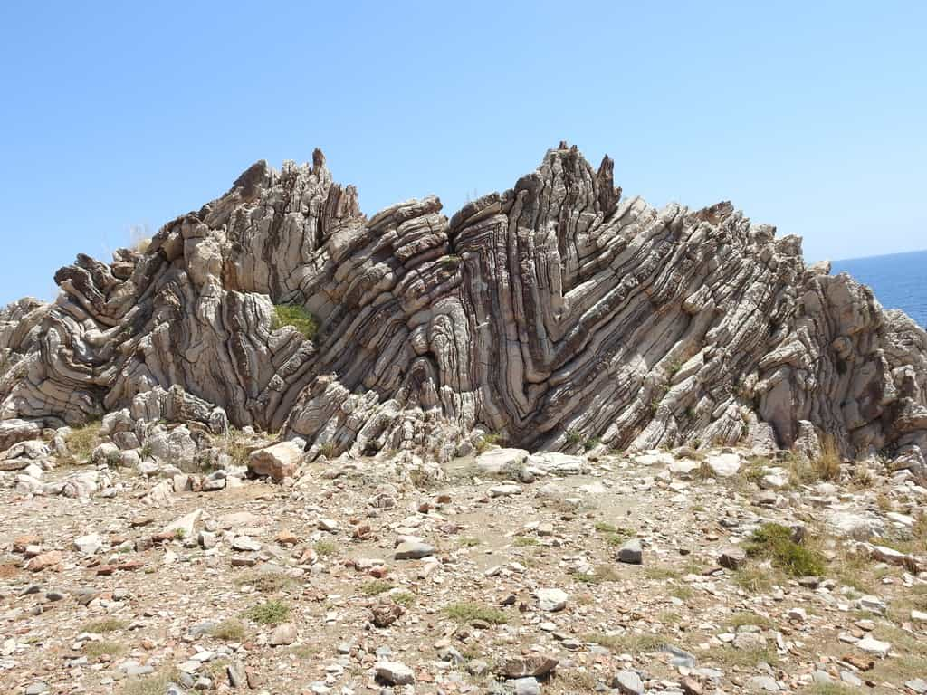 Impressionnant plissement situé dans le sud de la Crète et lié à la collision entre les plaques africaine et européenne. © Wolfgang Fraedrich, imaggeo.egu.eu