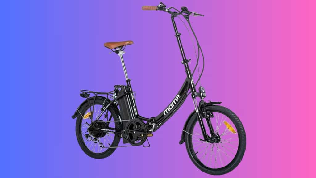 Le vélo électrique pliant de ville Moma Bikes est affiché à un prix incroyable pour la rentrée © Cdiscount