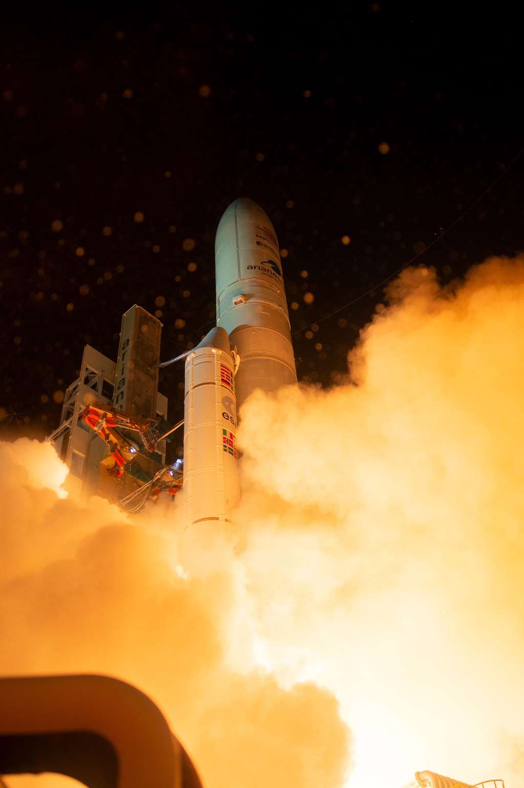 Décollage d'Ariane 5 avec à son bord la sonde BepiColombo qui a quitté la Terre à destination de Mercure, la planète tellurique la plus petite et la moins explorée du Système solaire. © ESA, S. Corvaja