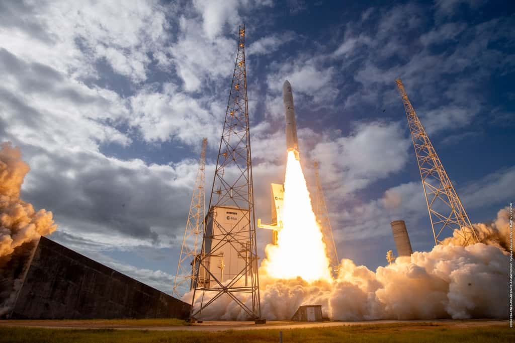 Autre point de vue du décollage d'Ariane 6. Sublime ! © ESA, Cnes, ArianeGroup, Arianespace, Centre optique du CSG