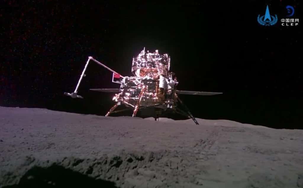 Extraordinaire selfie de Chang'e 6 pris sur la Lune ! © CNSA, Clep