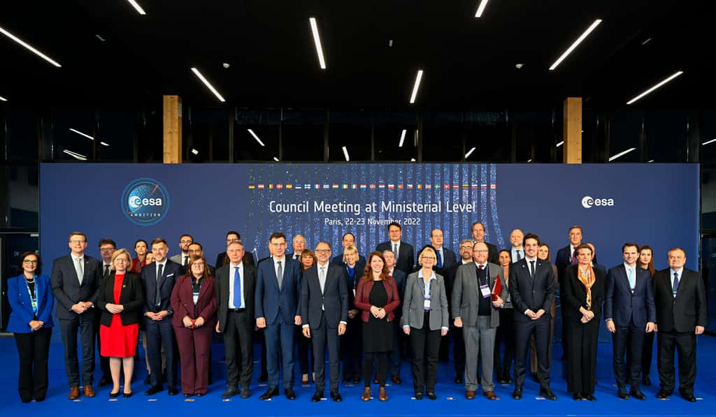 Les différents ministres et représentants des États membres de l'ESA en photo de famille pendant le Conseil ministériel. Le prochain aura lieu en 2025. © S. Corvaja, ESA