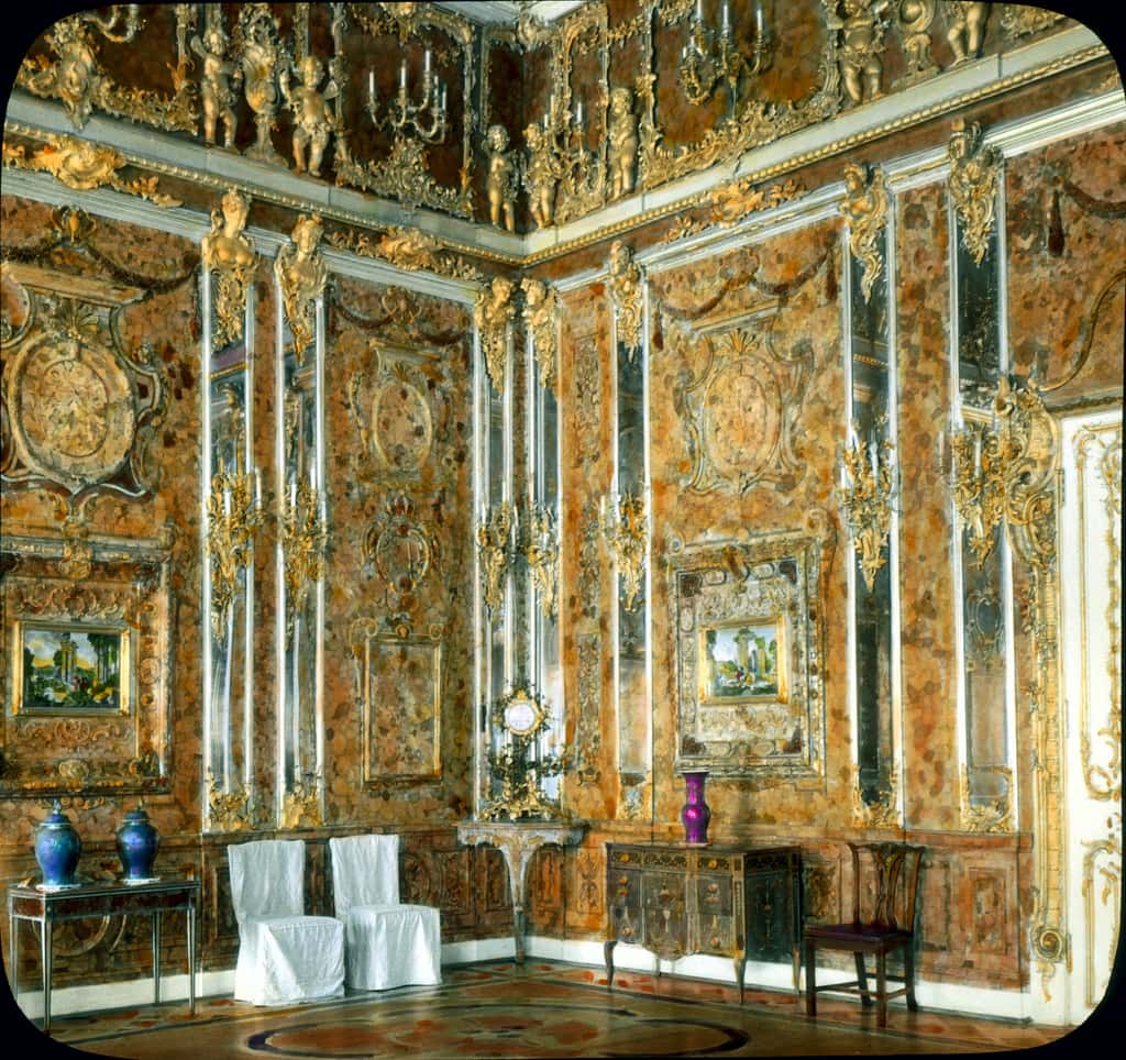La Chambre d’ambre est un bijou architectural du XVIII<sup>e</sup> siècle, perdue au cours de la Seconde Guerre mondiale, ici photographiée en 1931. © Branson DeCou, UC Santa Cruz Special Collections