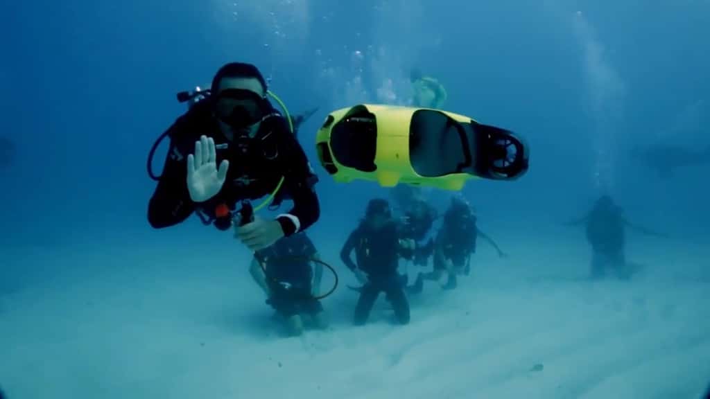 Le robot plongeur iBubble nage de manière autonome et porte une caméra. © Notilo Plus