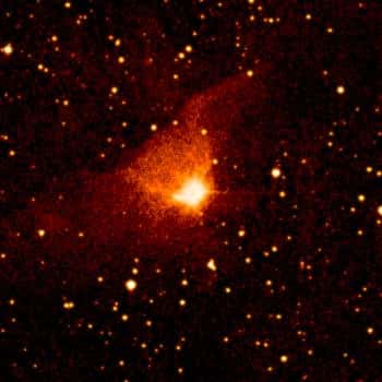 La très jeune étoile FU Orionis, illuminant le nuage de gaz qui l’entoure. © Eso, DSS