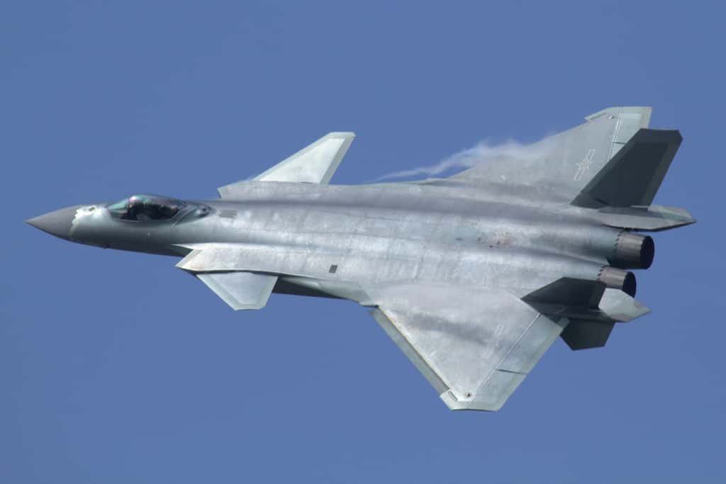 À l’instar du Su-57, le J-20 est fonctionnel… En théorie. Difficile de déterminer si l’aéronef chinois pourrait concurrencer le très populaire F-35. © CC BY-SA 4.0, Alert5, Wikimedia Commons