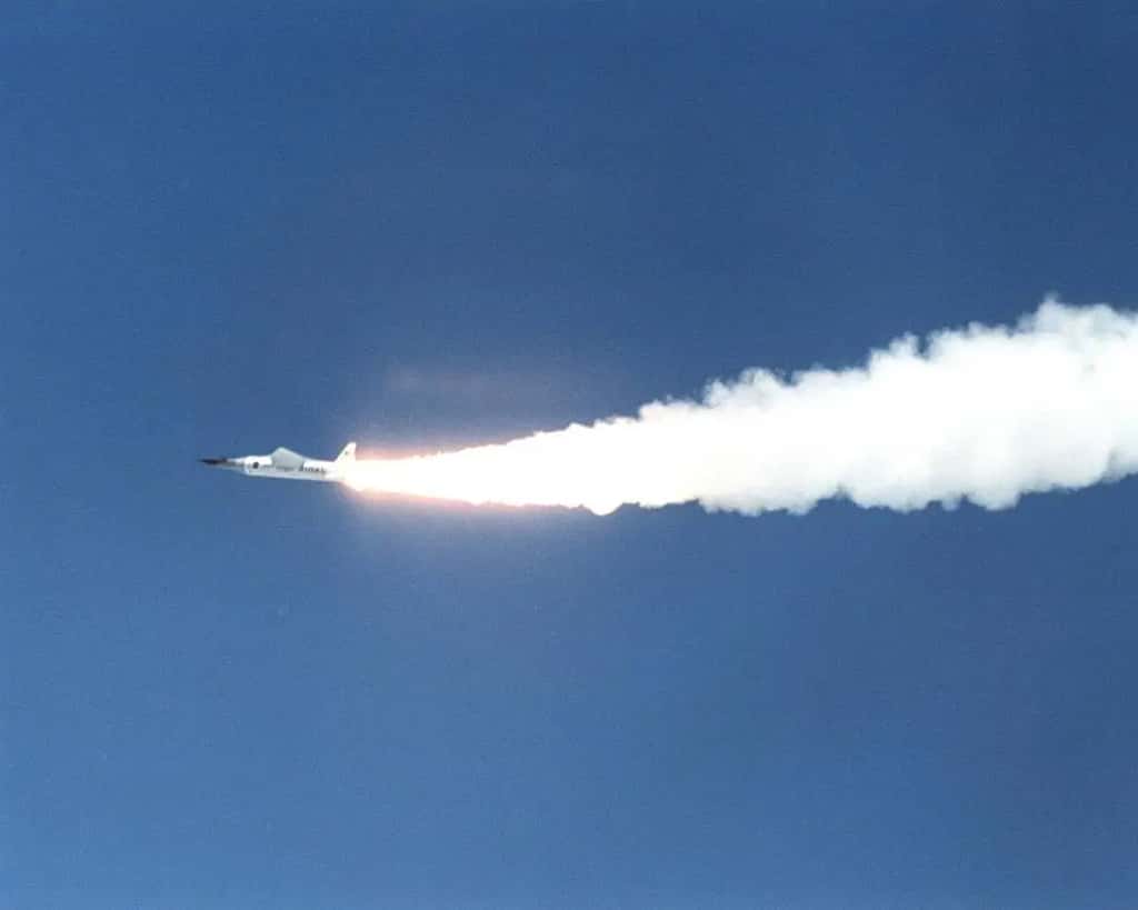 L’un des X-43 de la Nasa tente de battre de nouveaux records, abattant plusieurs milliers de km/h dans sa course. © Nasa 
