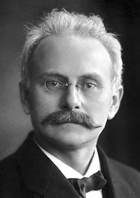 Johannes Stark (1874-1957), prix Nobel de physique en 1919, a montré que les niveaux d’énergie d’un atome peuvent être modifiés par un champ électrique. Il était opposé aux théories de la relativité d'Einstein. © A. B. Lagrelius &amp; Westphal, DP
