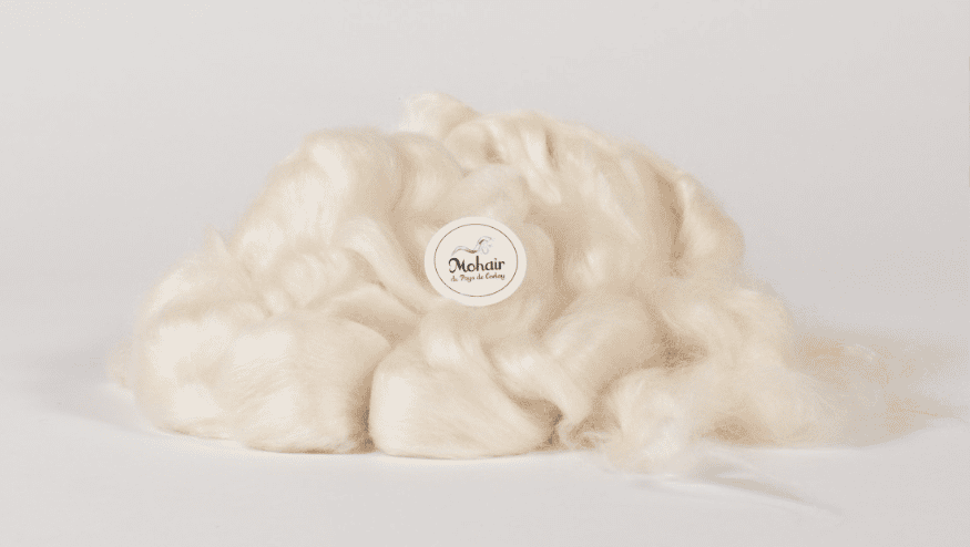 Le mohair est une fibre très légère à excellent pouvoir isolant. © Mohair du Pays de Corlay 